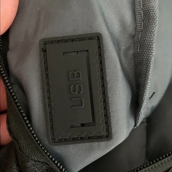 CsaxeKecna 40L Waterproof Lightweight Backpack - Picture 5 of 5